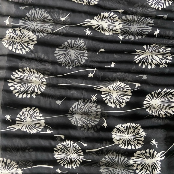 Madison Jules Dandelion Midi Dress - Picture 5 of 5